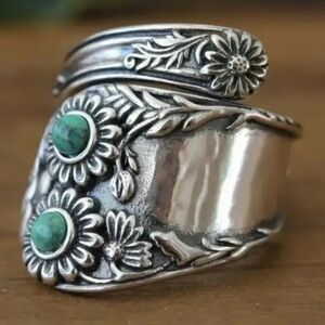 Kohl's Silver Floral Ring with Green Accents